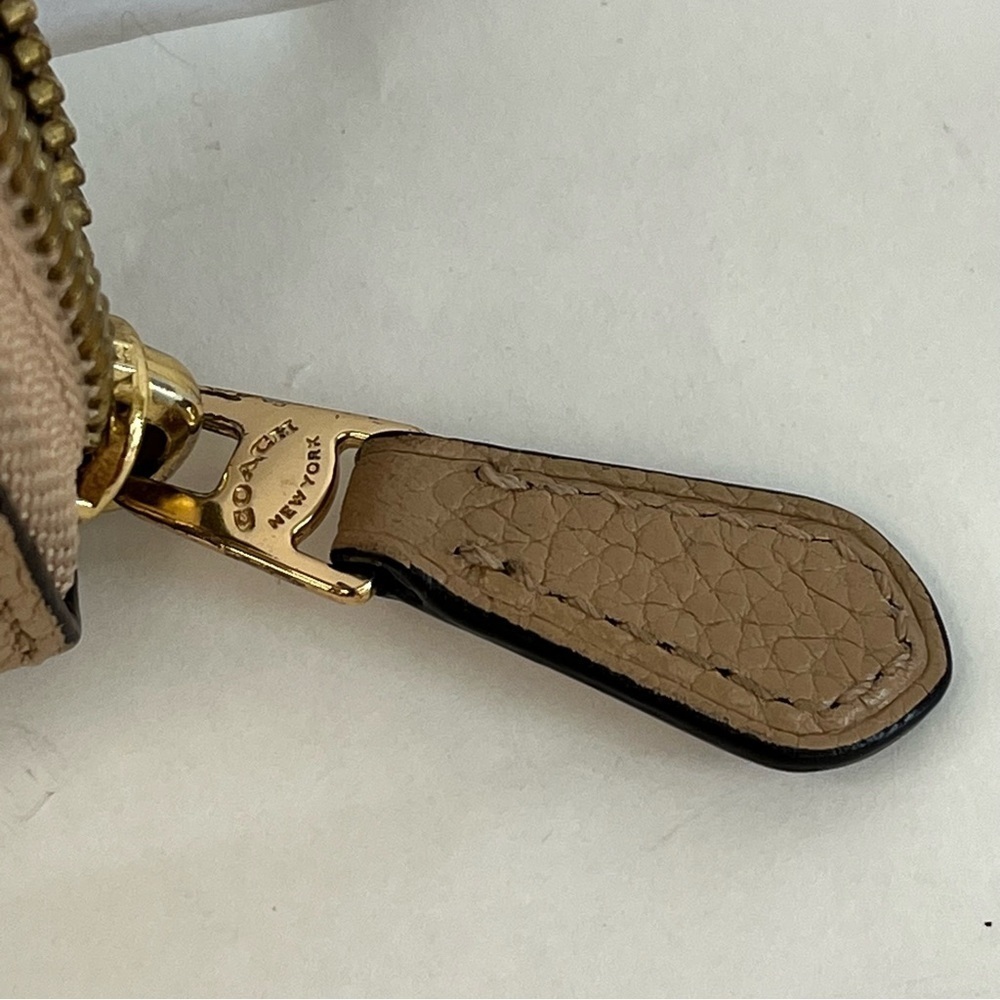 Coach Long Zip Around Accordion Wallet Tan Taupe Pebbled Leather Gold Hardware - Picture 9 of 10